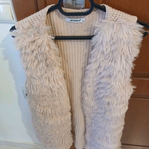 My Holly's sleeveless vest like new, beige