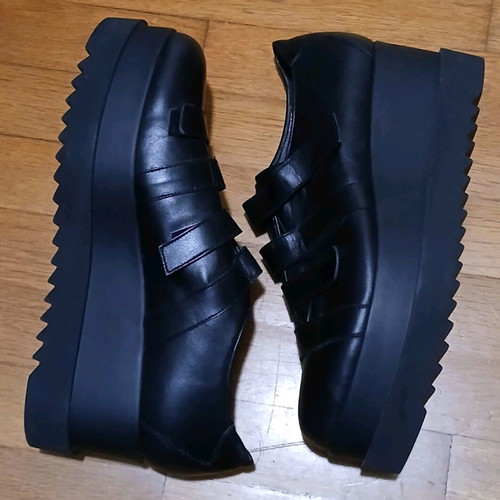 Glamazons leather sneakers new, size 40, black