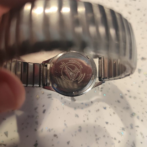 Q&Q women's watch with elastic bracelet used, silver color
