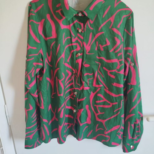 Shirt medium size like new