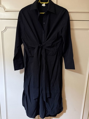 H&M black midi dress new with collar and long sleeves