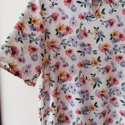 Floral Chiffon Blouse with Cut-out Neckline like new, size L