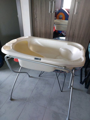 Baby bath with stand used