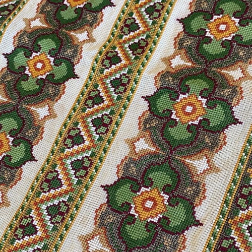 Handmade embroidery like new, dimensions 61x34 cm