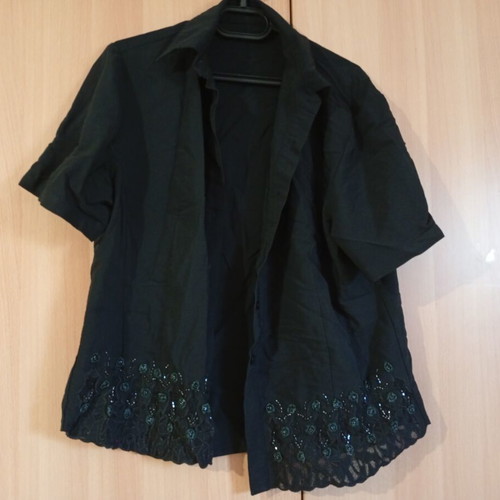 Shirts and pants elastic with rhinestones, like new