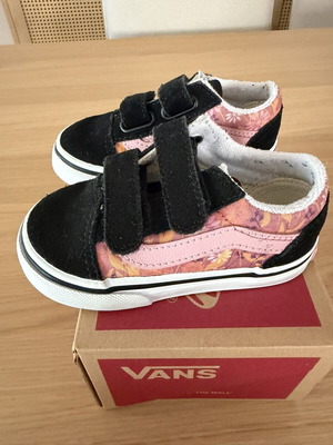 Обувки Vans Old Skool V, номер 21