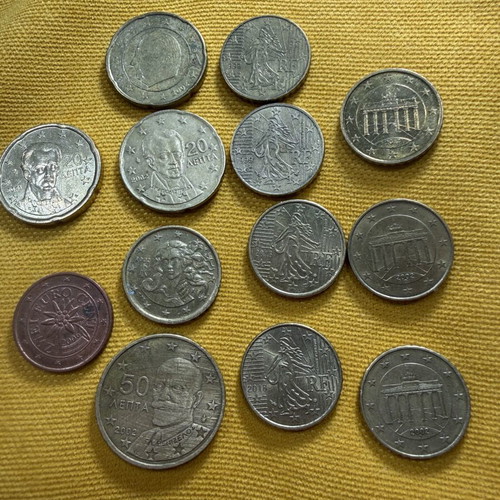 Lot of 1€, 2€ and cent coins for collectors