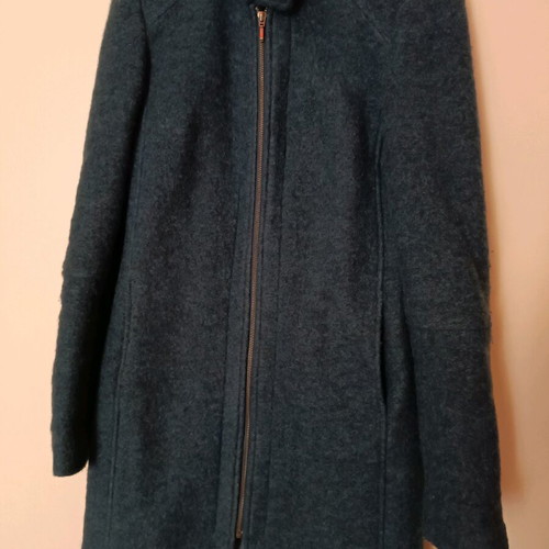 Stradivarius winter coat like new, blue and green with zipper