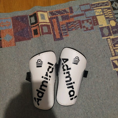 Admiral football shin guards like new