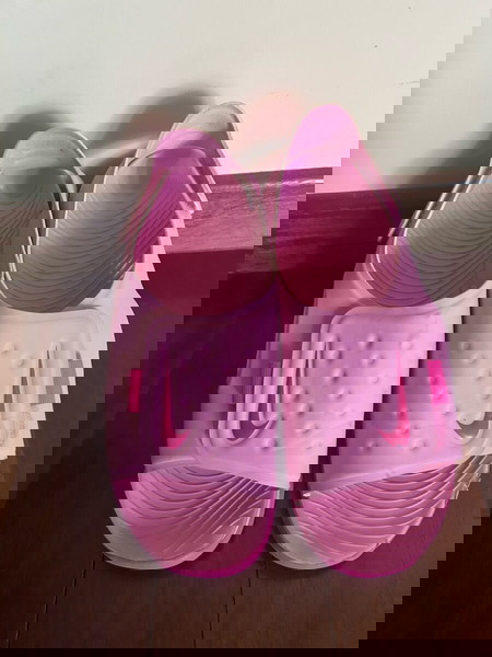Σανδάλια Nike