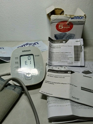 Апарат за кръвно налягане употребяван, работещ с 4 батерии