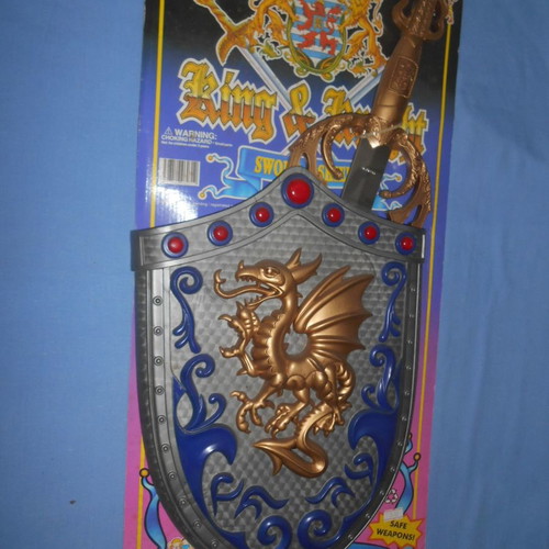 King Knight card with 60 cm sword and 40x28 cm shield new