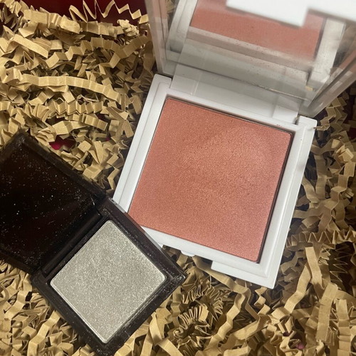 Korres makeup set of 2 products like new, blush and eyeshadow