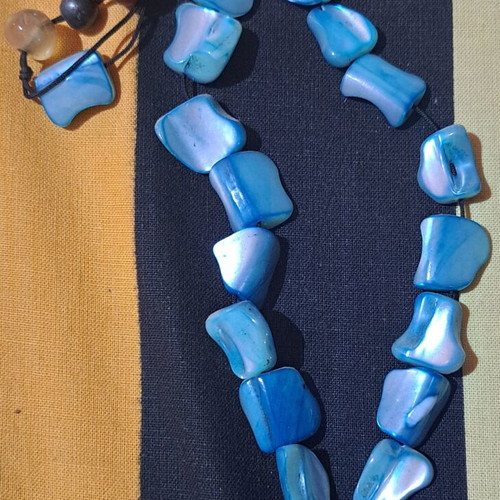 Komboloi mother-of-pearl ciel like new with 22 beads and glass beads