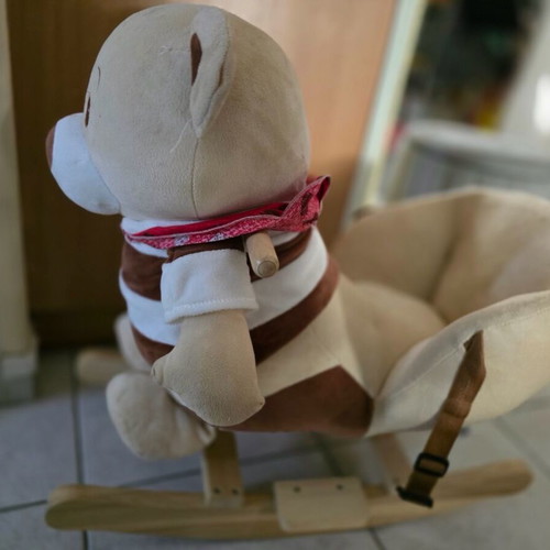 Moni rocking bear used, no sounds