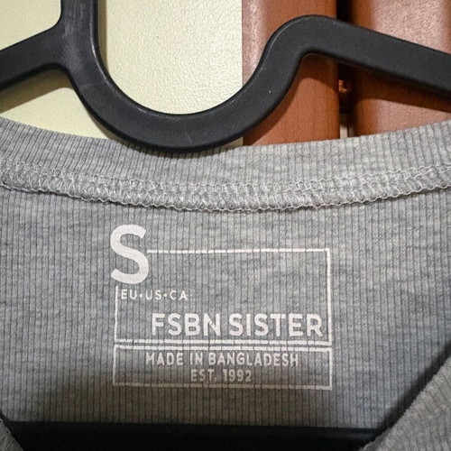 FSBN Sister Grey Ribbed Crop Top size S like new