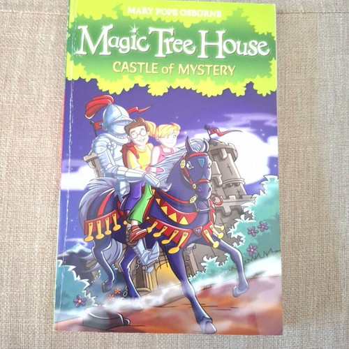 Magic Tree House Castle of Mystery book like new