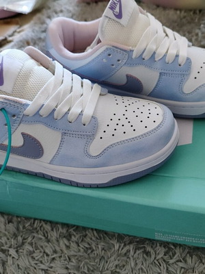 Nike γυναικεία παπούτσια νούμερο 38 καινούργια, λευκά και μωβ