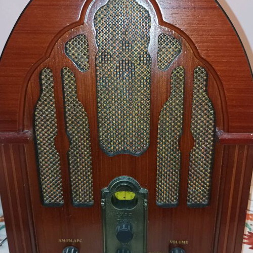 Vintage Crosley Retro AM/FM wooden radio like new