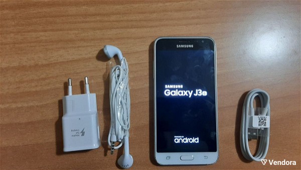  Samsung Galaxy J3 (2016) - J320FN