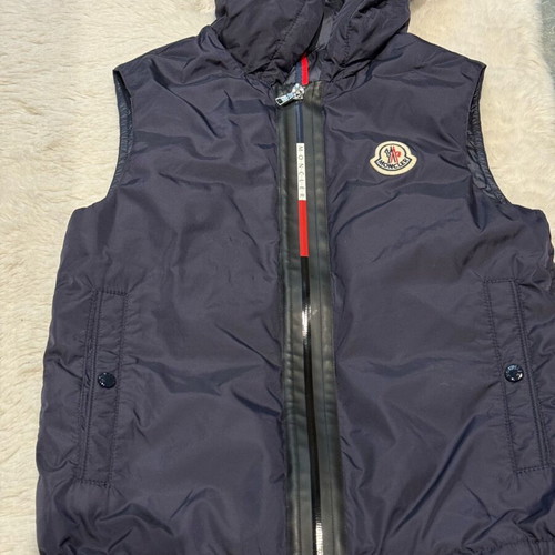 Moncler sleeveless jacket for boy like new, blue, size 104 cm