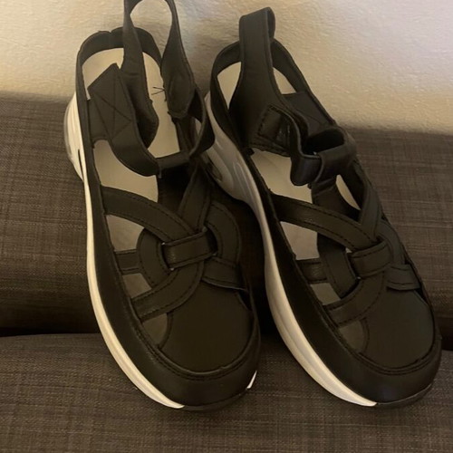 Athletic shoes new, summer style, size 38, black and white