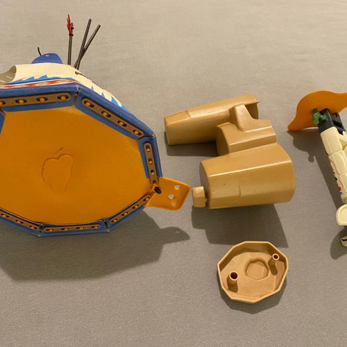 Playmobil Indian family set used with missing parts