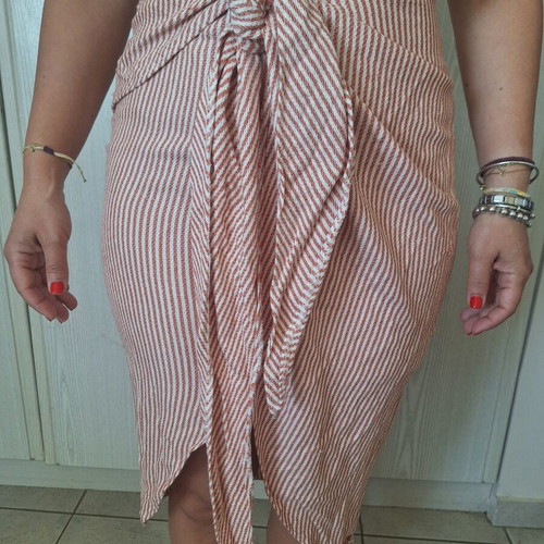 Zara dress with waist tie size Medium like new, multicolor