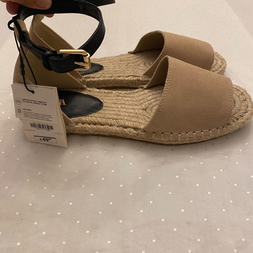 Zara leather flat sandals new, black and beige