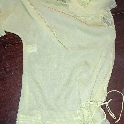 AnnaRita N Women's Blouse like new, yellow silk georgette