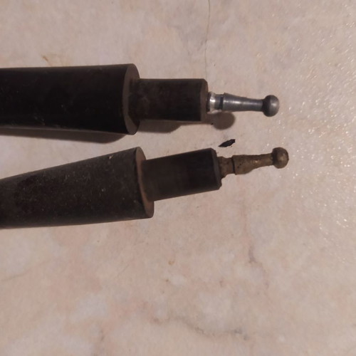 Tsimmpouki like new, lion pipes both