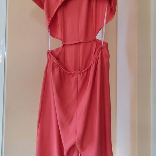 Forever 21 coral playsuit used, open back, size M