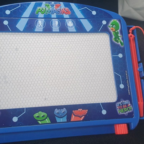 PJ MASKS - Multi-writing board. Erase with a single motion.