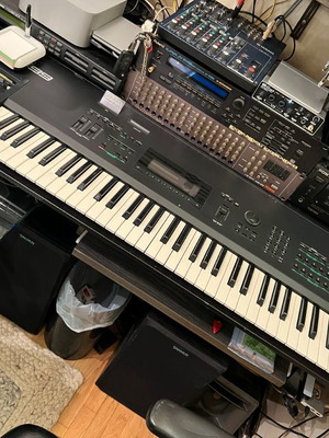 YAMAHA SY99 (Πτώση τιμής !!!)