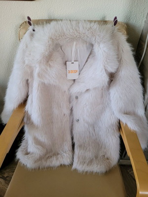Women's fur coat new white size L, 100% polyester