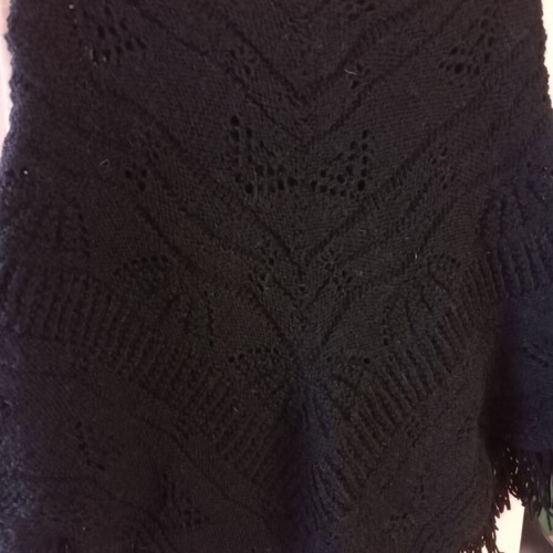 Handmade cape used with fringes, black