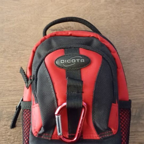Dicota Camera Bag new with padded interior and carabiner