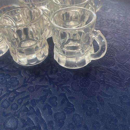 Set of 8 raki glasses like new with handle