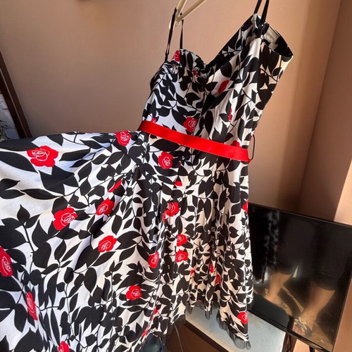 Matis women's dress like new, cotton with red roses and black tulle
