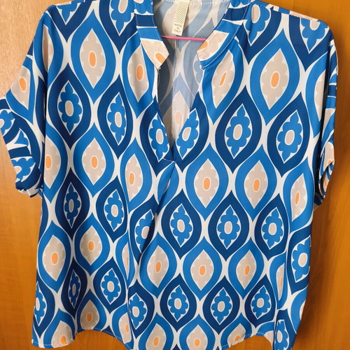 Multicolored blouse like new, one size