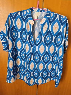 Multicolored blouse like new, one size