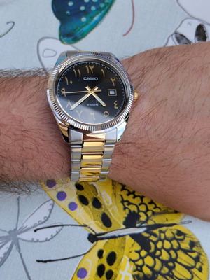 Casio Arabic Dial Watch new with box, silver