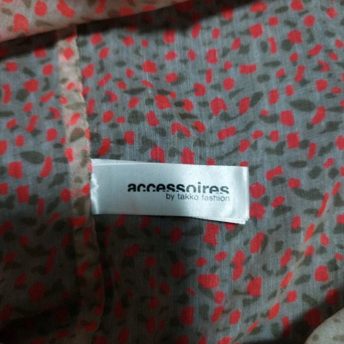 Pieces round scarves like new, set of 2