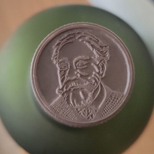 Diplomático Reserva Exclusiva bottle used for handmade creations