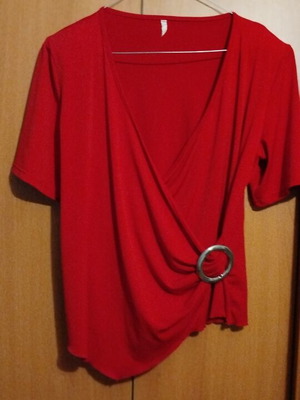 Red blouse like new, size M