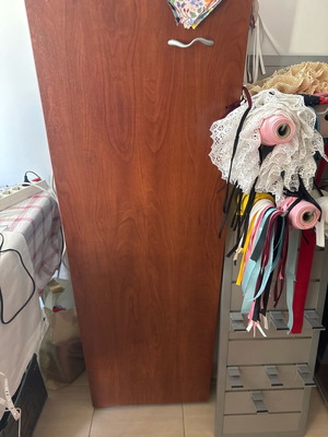 Office cabinet like new, wood of excellent quality 130x45x45