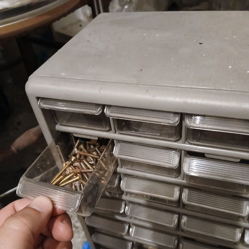 Screw Organizer like new with multiple compartments for small parts