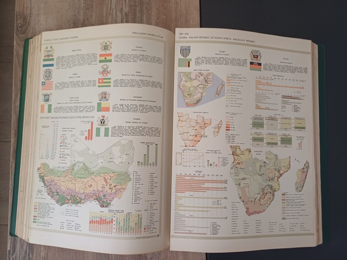 Pergamon World Atlas 1968, English - € 60,00 - Vendora.cy