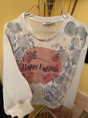 H&M Women’s Happy Endings Blouse like new, floral design