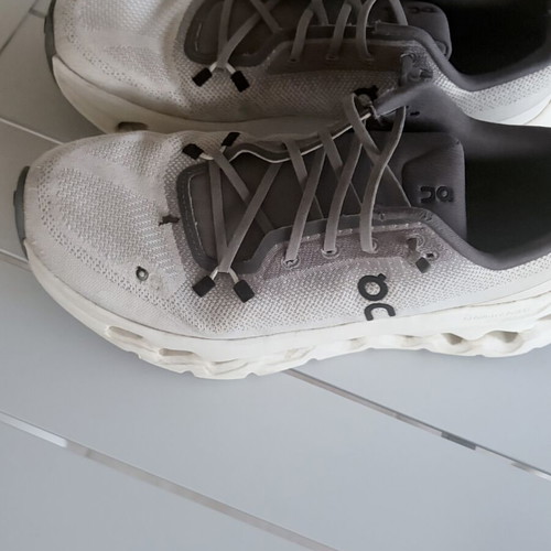 On Cloudsurfer Athletic Shoes like new, size 41